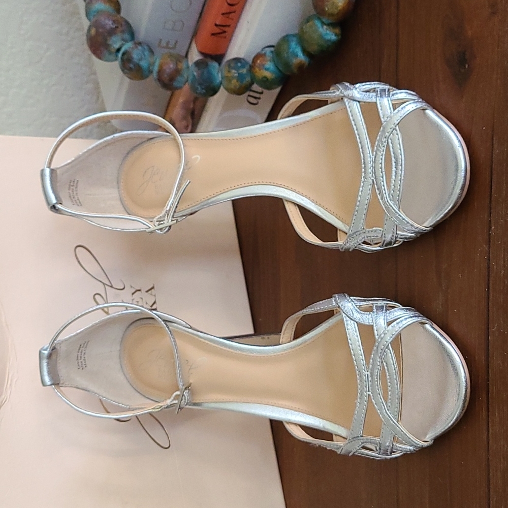 Jewel by Badgley Mischka Dress Sandal size 7